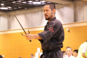 男子釵の部優勝 與儀清允